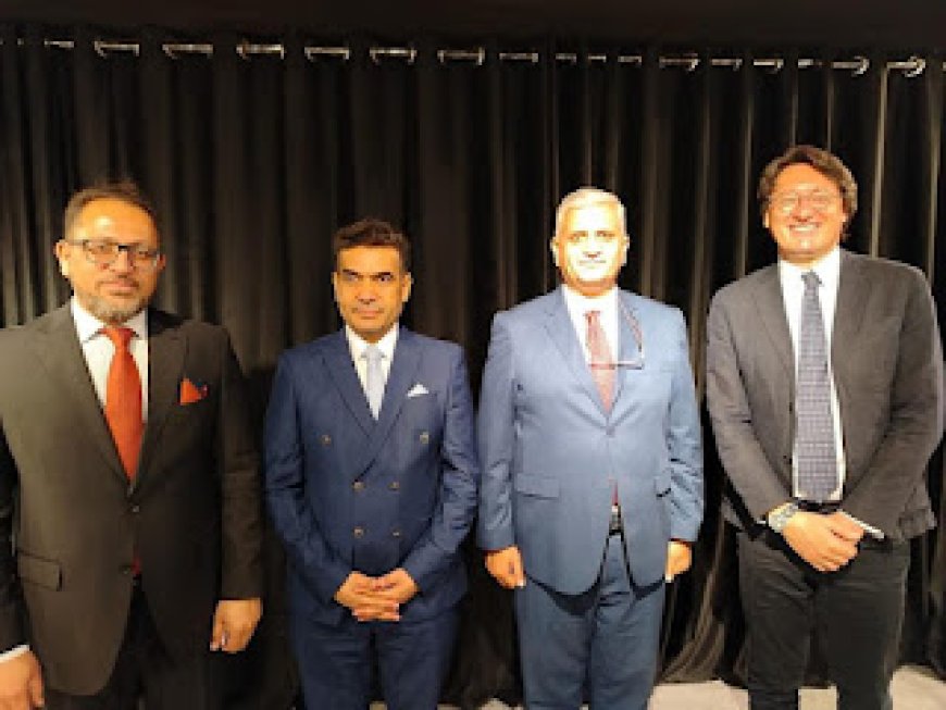 رئيس الاتحاد مع سفير منظمة اليونسكو وممثل العراق في اليونسكو ودكتور ضياء. بمناسبة يوم الصحافة الحره العالمي.