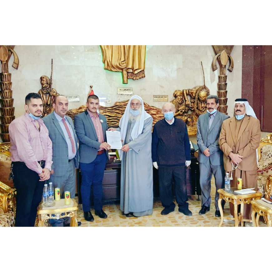 كرم أمة الريش ستار جبار حلو رئيس طائفة الصابئة المندائيين في العراق والعالم الاستاذ علي قيس وفريق جمعية الهلال الأحمر العراقي